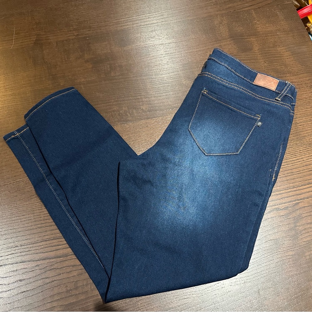 Tahari Dark Blue Skinny Jeans